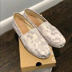 Toms classic flats dove satin print